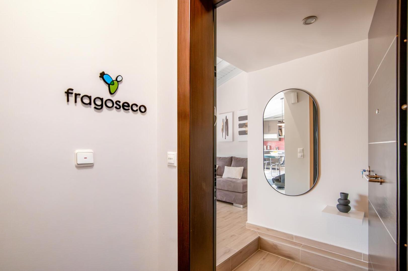 Апартаменты Fragoseco Loft! Elegance & Luxury Халкида Экстерьер фото